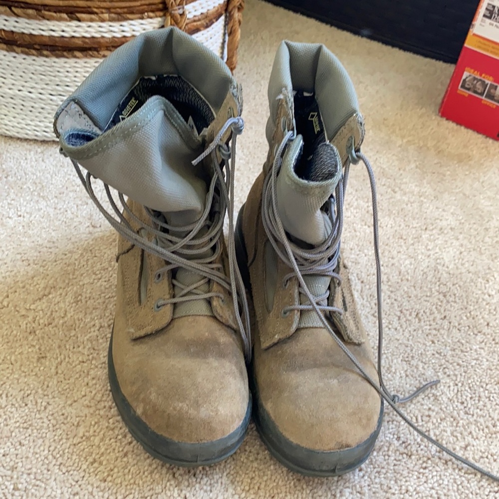 Combat steel toe boots